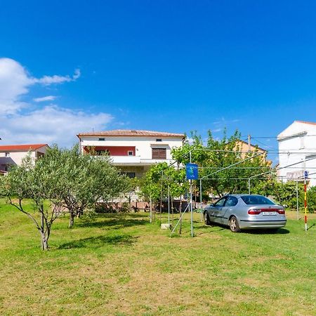 Apartments Anica F Lopar Buitenkant foto