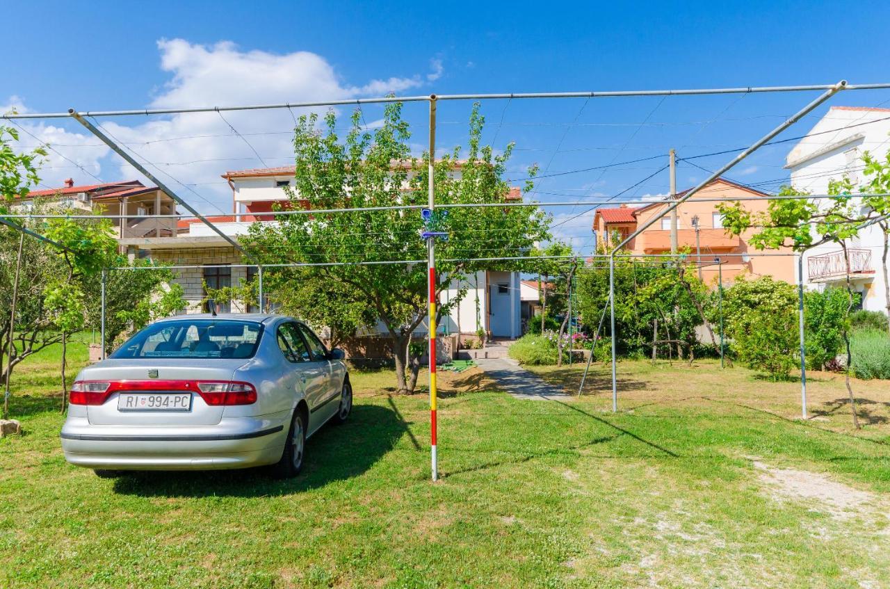 Apartments Anica F Lopar Buitenkant foto