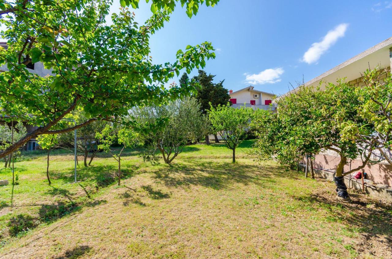 Apartments Anica F Lopar Buitenkant foto