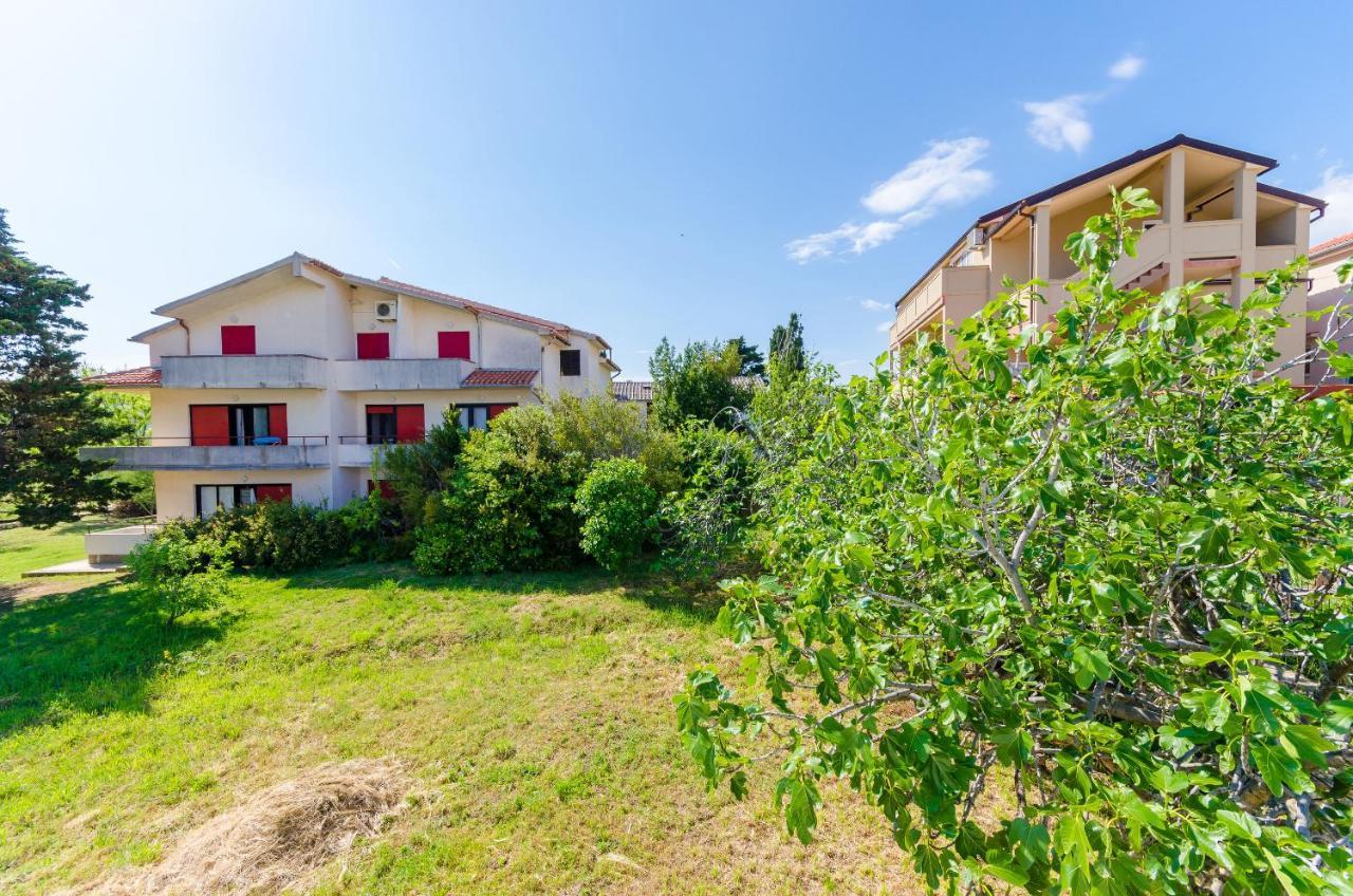 Apartments Anica F Lopar Buitenkant foto